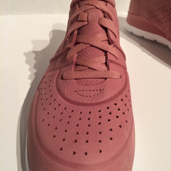 Ugg Tye Pink Dawn Leather Nubuck Leather Sneakers - Picture 5 of 6